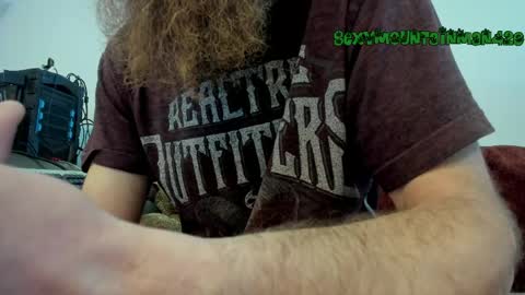 Sexymountainman420 online show from April 13, 2026, 10:04 pm