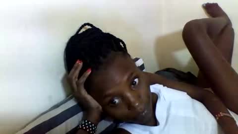 VIVIAN online show from February 11, 2025, 12:48 pm