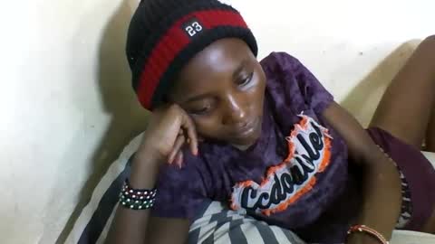 VIVIAN online show from February 26, 2025, 8:59 am