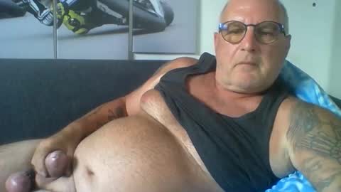 sexypaa online show from May 3, 2026, 12:22 pm