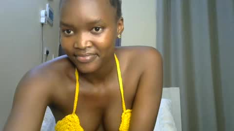 Snapshot of sexypetite_lee chatting on December 30, 2024, 12:09 pm Lee online show from December 30, 2024, 12:09 pm