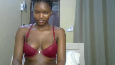 Snapshot of sexypetite_lee chatting on January 11, 2025, 6:03 am Lee online show from January 11, 2025, 6:03 am