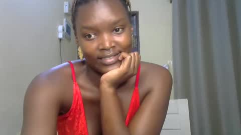 Snapshot of sexypetite_lee chatting on February 7, 2025, 11:56 am Lee online show from February 7, 2025, 11:56 am