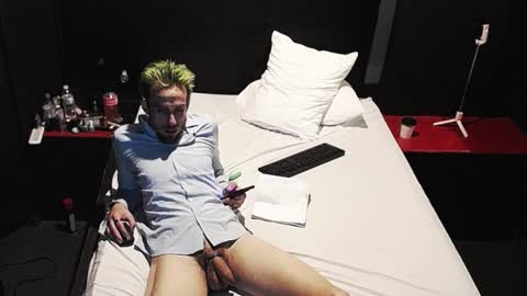 Snapshot of sexypossum chatting on November 26, 2025, 7:20 am Possum online show from November 26, 2025, 7:20 am