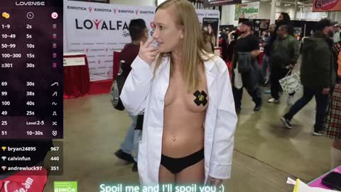 Snapshot of sexyscienceteacher90 chatting on December 7, 2024, 1:14 am Miss Jasmine Baker - eXXXotica DC December 6th - 8th online show from December 7, 2024, 1:14 am