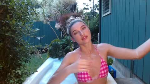 Squriting serenah online show from May 25, 2026, 4:40 am
