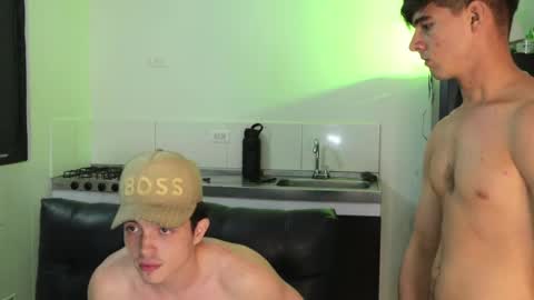 sexyskinnynaksu online show from May 16, 2026, 12:18 am
