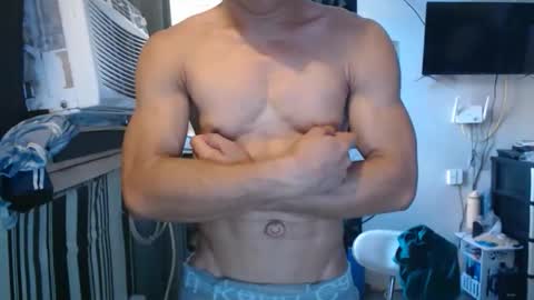 sexystrongcum online show from April 6, 2026, 7:31 am