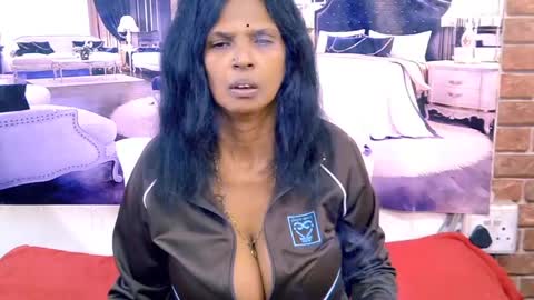 Snapshot of sexyva4u2luv chatting on July 2, 2026, 6:14 pm sexyva4u2luv online show from July 2, 2026, 6:14 pm