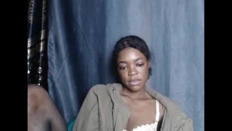 Snapshot of sexyxbunnyxx chatting on December 7, 2024, 10:45 am Blue online show from December 7, 2024, 10:45 am