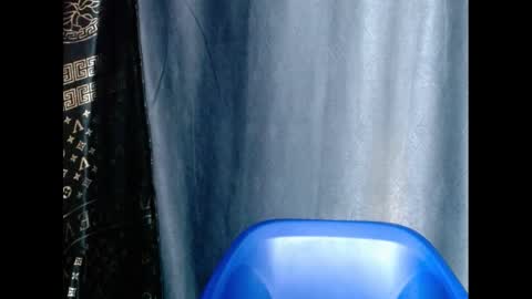 Snapshot of sexyxbunnyxx chatting on December 13, 2024, 10:08 am Blue online show from December 13, 2024, 10:08 am