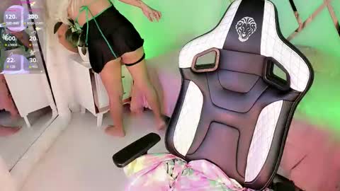 Snapshot of sexyy_kitty18 chatting on March 17, 2026, 1:14 pm KATY online show from March 17, 2026, 1:14 pm