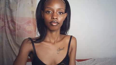 Snapshot of sexyzuriel chatting on March 12, 2026, 6:25 pm sexyzuriel online show from March 12, 2026, 6:25 pm