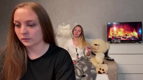 Adella online show from November 30, 2025, 4:38 am