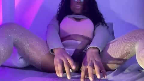 sf_bella online show from March 17, 2026, 9:07 pm