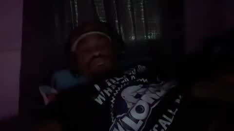 Snapshot of sgtbbcwilly chatting on November 18, 2025, 12:20 pm sgtbbcwilly online show from November 18, 2025, 12:20 pm