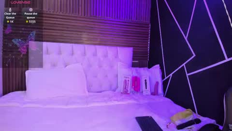 Liz online show from April 18, 2026, 9:04 pm