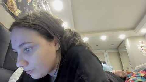 Snapshot of shadow_raffi chatting on February 17, 2025, 1:58 am shadow_raffi online show from February 17, 2025, 1:58 am