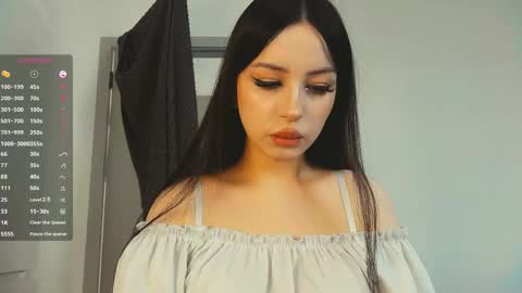 shaecatalina online show from June 4, 2026, 7:47 am
