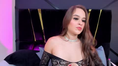 Snapshot of shaina_vasquez chatting on February 9, 2025, 1:22 am Shaina Vasquez online show from February 9, 2025, 1:22 am