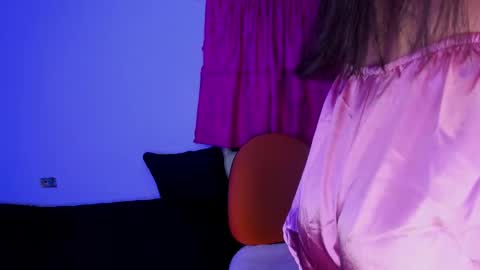 Shaira Clark online show from October 8, 2025, 5:49 am