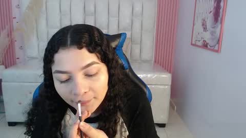 Snapshot of shalon_diaz_sub chatting on November 5, 2025, 1:55 pm Shalon online show from November 5, 2025, 1:55 pm