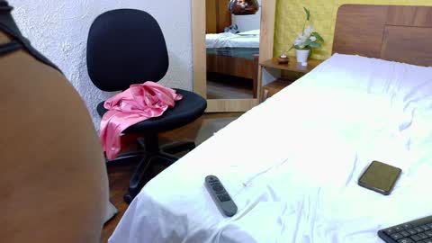 Snapshot of shamira_moore chatting on December 18, 2024, 7:08 pm Catalina online show from December 18, 2024, 7:08 pm