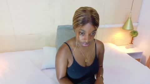 Snapshot of shamira_moore chatting on October 3, 2025, 7:55 pm Catalina online show from October 3, 2025, 7:55 pm