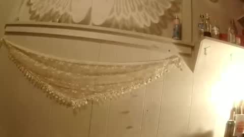 Snapshot of shampooprincess001 chatting on March 22, 2026, 8:18 am shampooprincess001 online show from March 22, 2026, 8:18 am