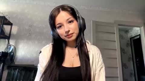 Viola online show from October 21, 2025, 6:14 am