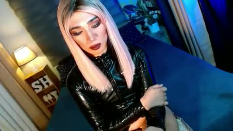 Snapshot of shane_hugexx chatting on November 25, 2025, 6:52 pm MISS SHANE online show from November 25, 2025, 6:52 pm