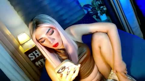 Snapshot of shane_hugexx chatting on November 29, 2025, 6:44 pm MISS SHANE online show from November 29, 2025, 6:44 pm