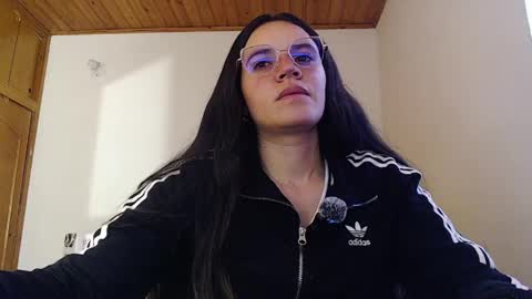 shanel_lozano online show from June 3, 2026, 3:39 pm