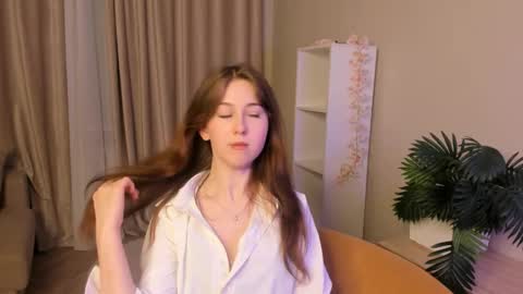 me name is Mia online show from April 16, 2026, 7:14 pm