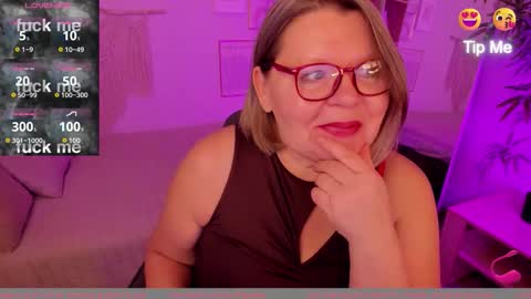 Snapshot of shannonshine chatting on October 20, 2025, 1:44 pm Shannon online show from October 20, 2025, 1:44 pm