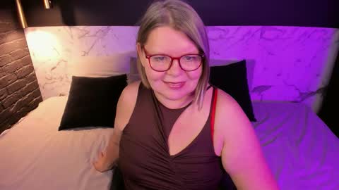 Snapshot of shannonshine chatting on October 24, 2025, 3:41 pm Shannon online show from October 24, 2025, 3:41 pm