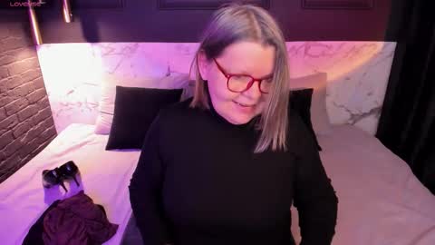 Snapshot of shannonshine chatting on November 13, 2025, 5:06 am Shannon online show from November 13, 2025, 5:06 am