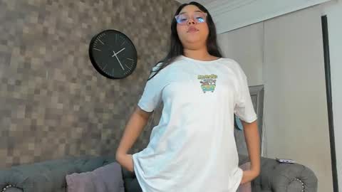 SHANON online show from October 3, 2025, 12:13 pm