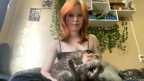 Kristin online show from October 17, 2025, 6:05 am