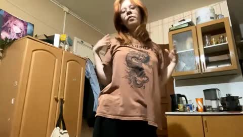 Kristin online show from October 21, 2025, 4:35 am