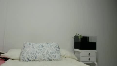 Snapshot of shantalkimberly chatting on September 30, 2025, 1:05 pm maria online show from September 30, 2025, 1:05 pm