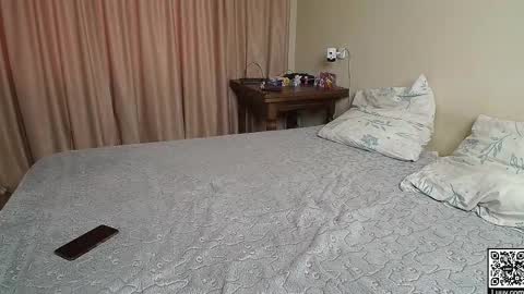 Snapshot of shantifamily chatting on November 26, 2025, 12:50 pm Mikki and Cadence online show from November 26, 2025, 12:50 pm