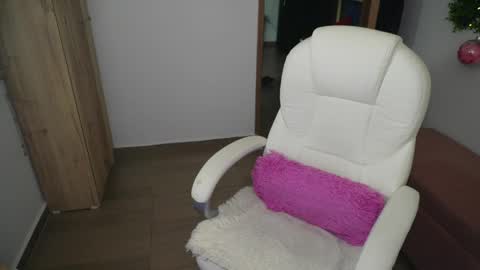 Lau online show from April 1, 2026, 6:16 pm