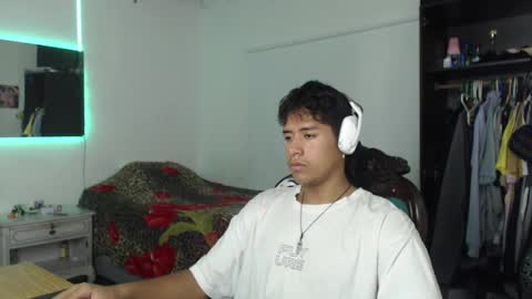 Snapshot of sharky_g chatting on February 2, 2025, 8:02 am Frqnko online show from February 2, 2025, 8:02 am