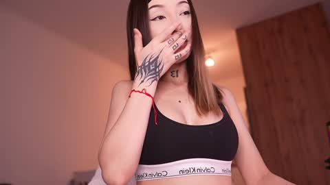 Sharlin  online show from March 24, 2026, 12:37 am