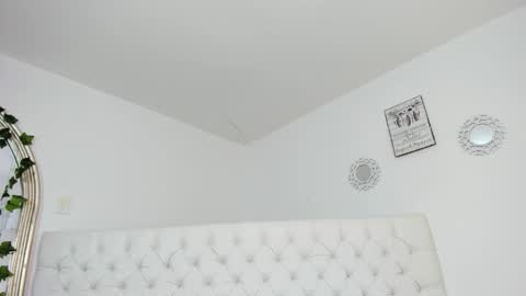 Sharlot online show from January 9, 2026, 12:08 pm