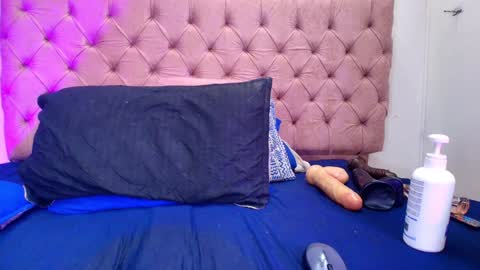 Snapshot of sharlott_kiss chatting on January 24, 2025, 3:02 pm Sharlott online show from January 24, 2025, 3:02 pm