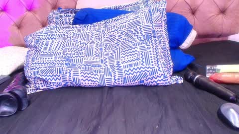 Sharlott online show from February 3, 2025, 5:56 pm