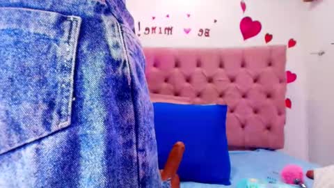 Sharlott online show from March 12, 2025, 11:53 am