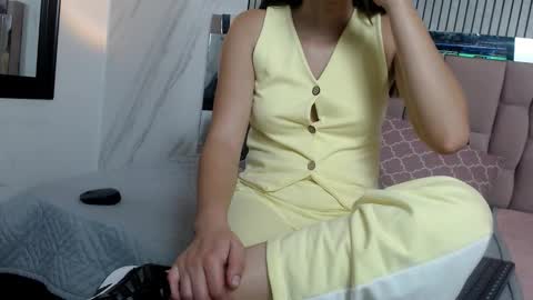 Snapshot of sharlotte__jones chatting on January 19, 2026, 1:59 pm Sara online show from January 19, 2026, 1:59 pm